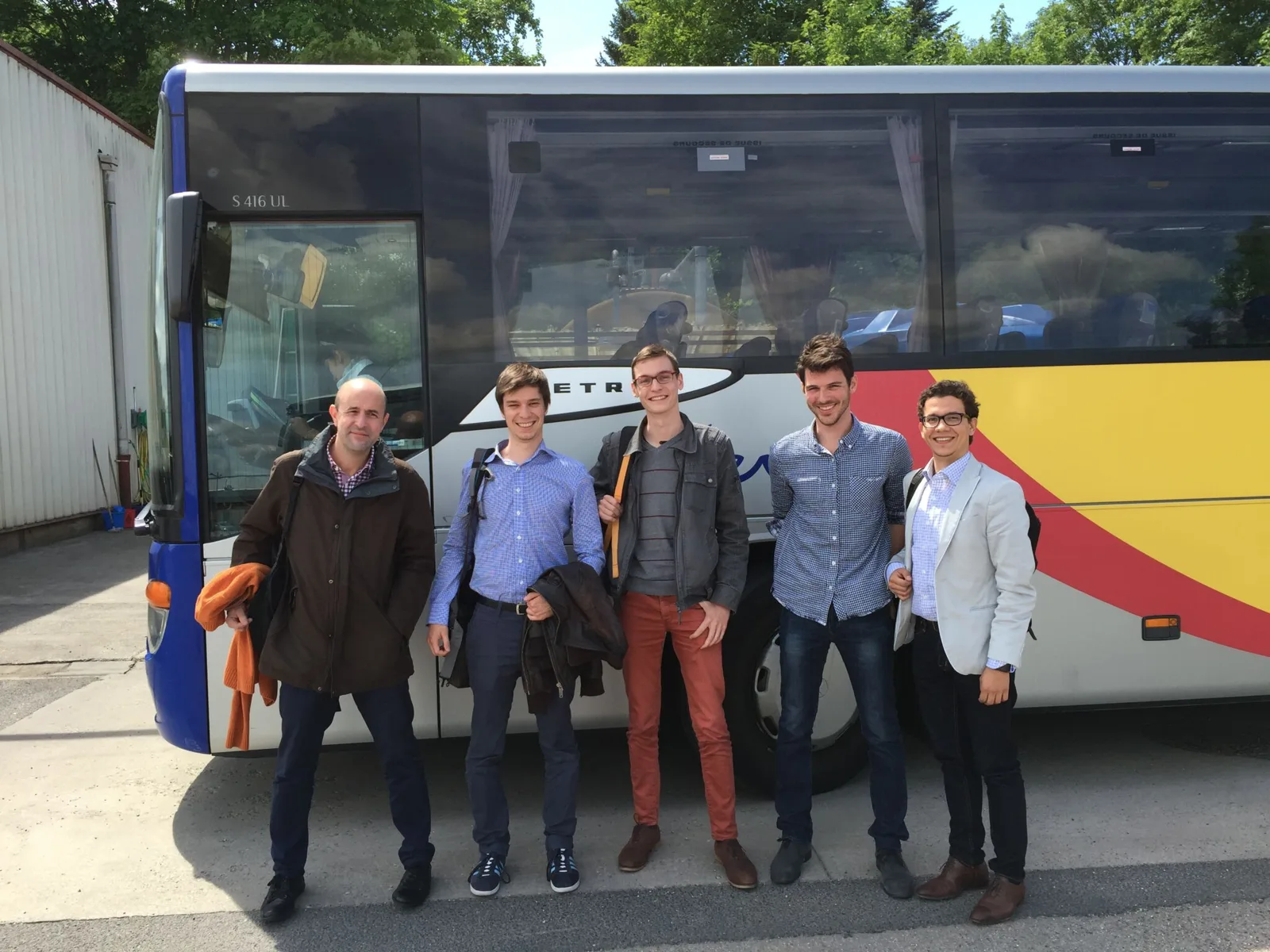 L'équipe au dépôt de bus